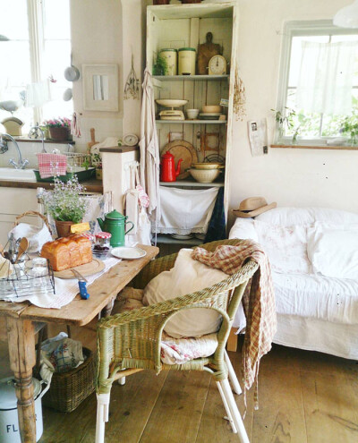 一间可爱的乡间农舍。 搜罗网