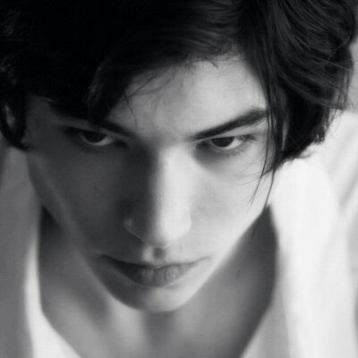 埃兹拉·米勒 Ezra Miller