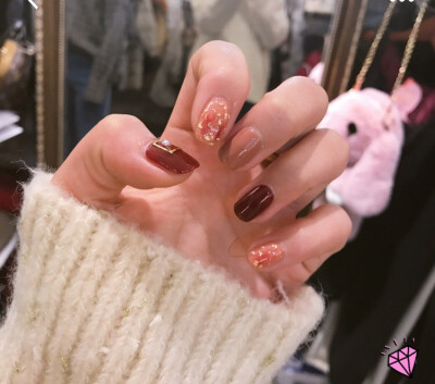 Carrie.邱~美甲