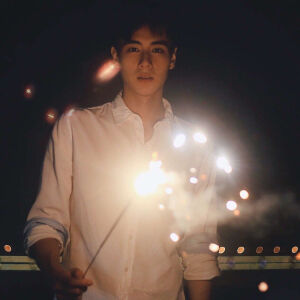 我和世界只差一个你