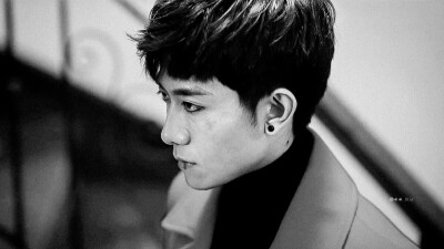 暴力人格崔皓月。