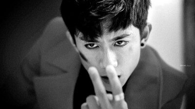 暴力人格崔皓月。