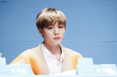 박지훈PARK JI HOON朴志训 WANNA ONE cr.logo