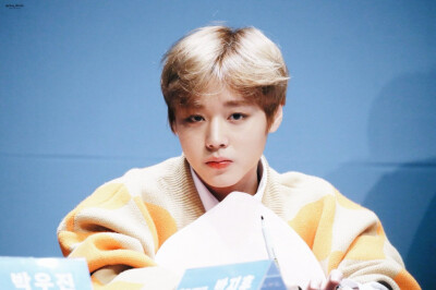 박지훈PARK JI HOON朴志训 WANNA ONE cr.logo