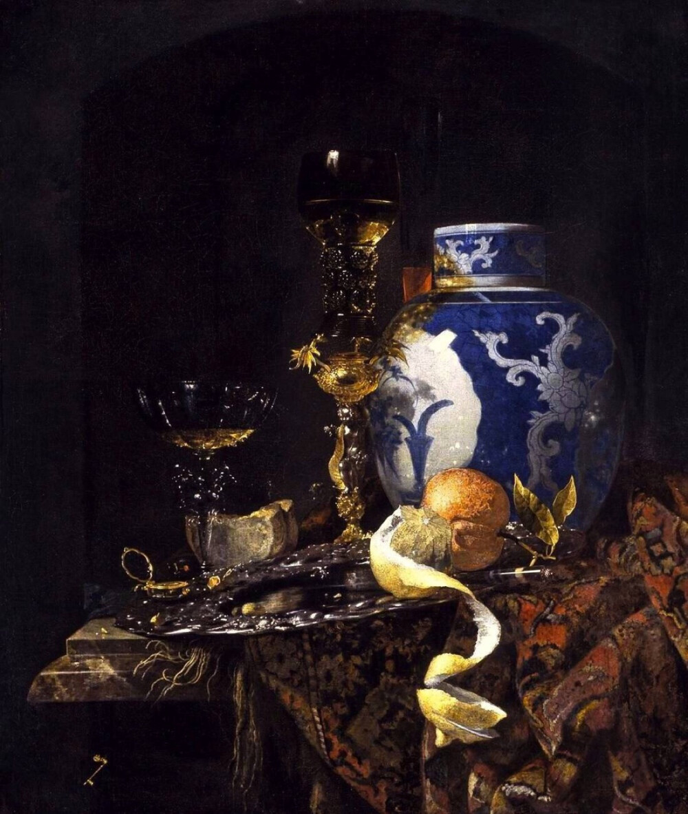 17世纪荷兰黄金时代的画家Willem Kalf的静物画。在他的画作中，经常有富丽的波斯地毯、闪光的中国瓷器、色彩鲜艳的水果和锃光瓦亮的金属器皿，可见画家出身富裕家庭。在巴比松画派和印象派出现之前，这种在画室里完成的静物画是画家们喜欢的创作主题，而荷兰在这一时期出现过不少优秀的静物画家。