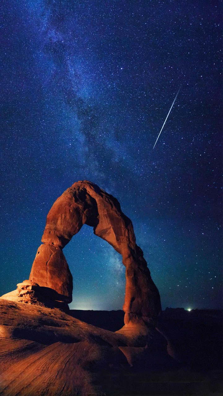 这里是最大的天然砂岩拱门地貌集中地，而到了夜间，又悄然变成了经典赏星地之一。©壹刻传媒