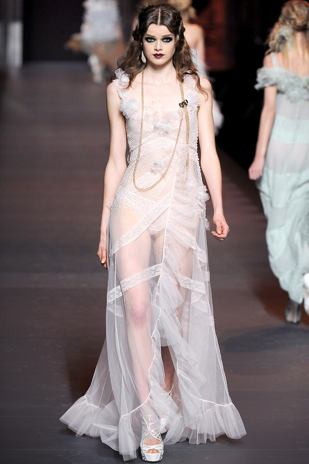 Christian Dior（迪奥）于巴黎时装周发布2011秋冬高级成衣系列