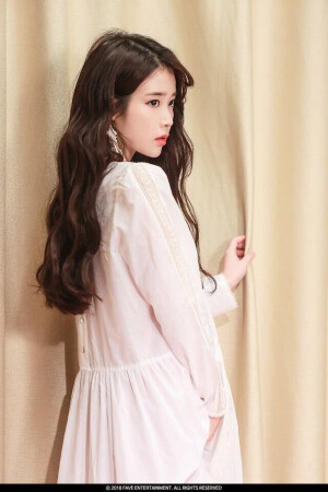 IU (饭制 侵删❥)