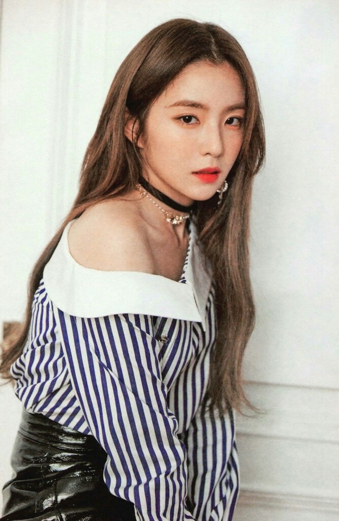 裴柱现 裴珠泫 irene
red velvet 队长