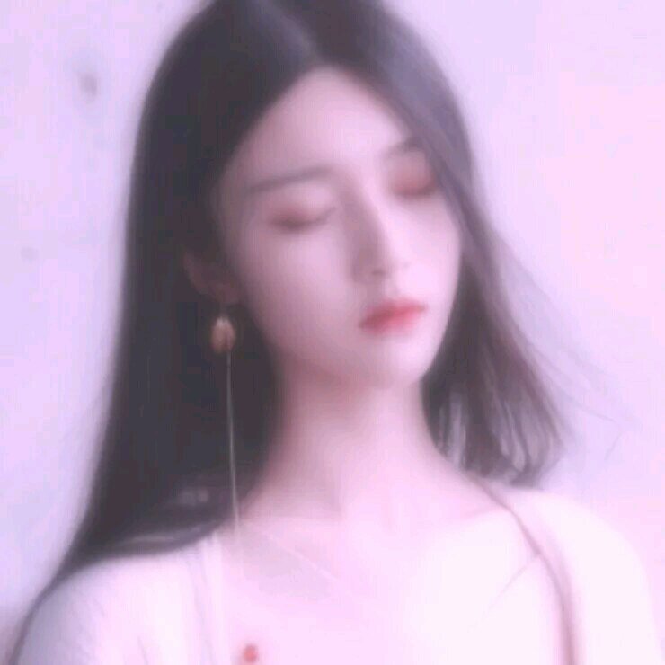 在我身边，与我尝尝这夜风的味道。