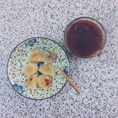 「早餐」煎饺 红豆汤