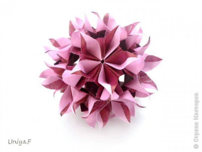 01 Name: Khanuma
Designer: Uniya Filonova
Units: 30
Paper: 2,9 * 15 cm
Final height: ~ 10 cm
Joint: no glue