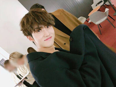 PENTAGON 吕畅九（YEOONE）