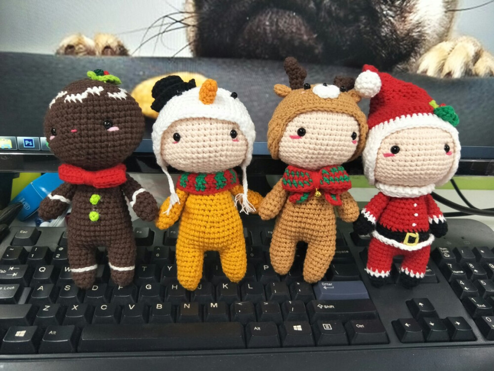遮耳帽雪人，圣诞老人，麋鹿，姜饼人
