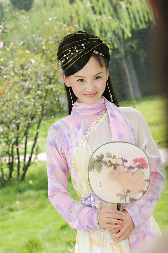黄仙女由王晶饰演，出自电视剧《欢天喜地七仙女》