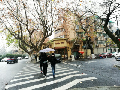 杭州美景和美食，第一天下雨了不过依然好看