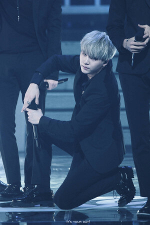 防弹少年团〔BTS〕闵玧其  SUGA