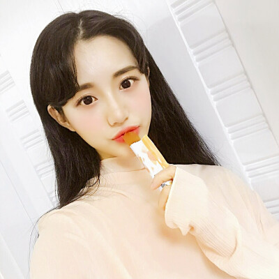 头像. 【关注☞ 髙雨軒°】