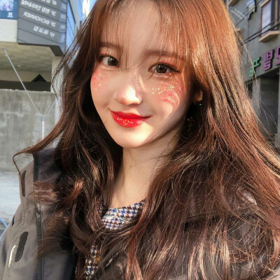 头像. 【关注☞ 髙雨軒°】