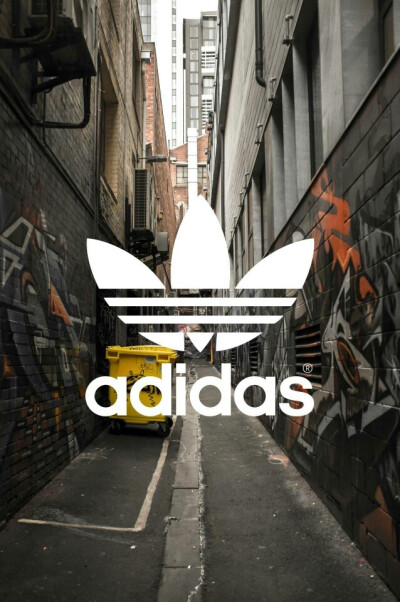 Adidas。