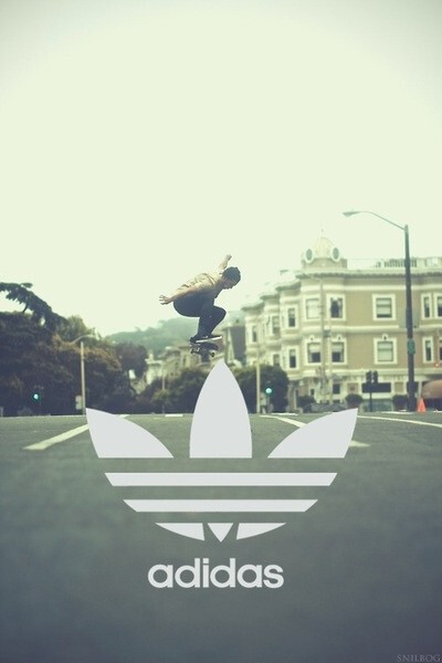 Adidas。