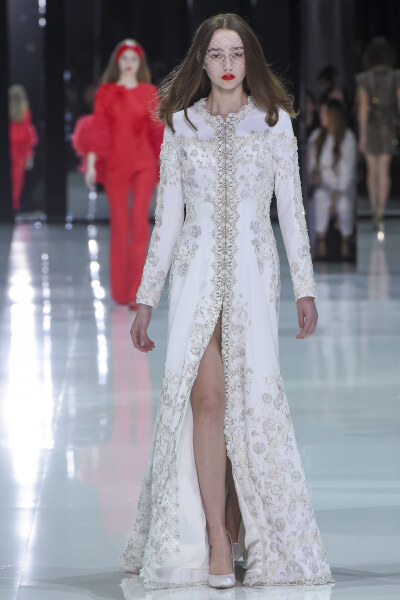Ralph & Russo 于巴黎高定时装周发布2018春夏高定系列
