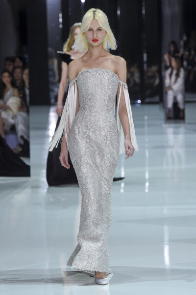 Ralph & Russo 于巴黎高定时装周发布2018春夏高定系列