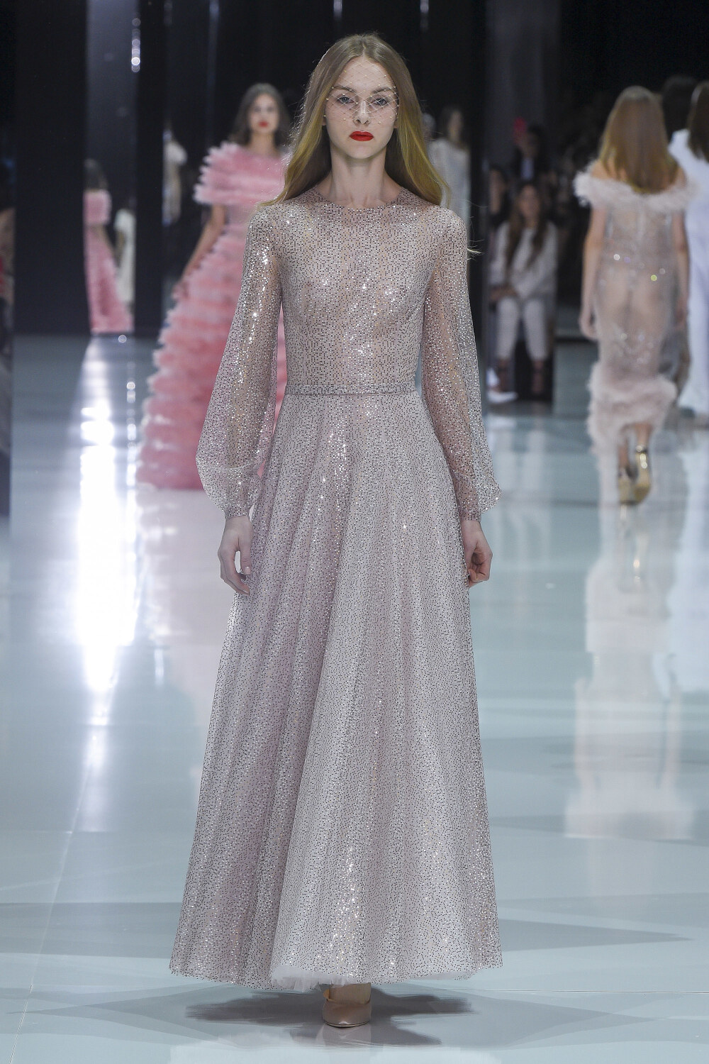 Ralph & Russo 于巴黎高定时装周发布2018春夏高定系列