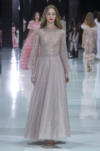 Ralph & Russo 于巴黎高定时装周发布2018春夏高定系列