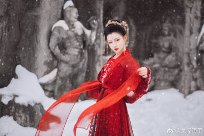 古装·汉服
出镜：冥子