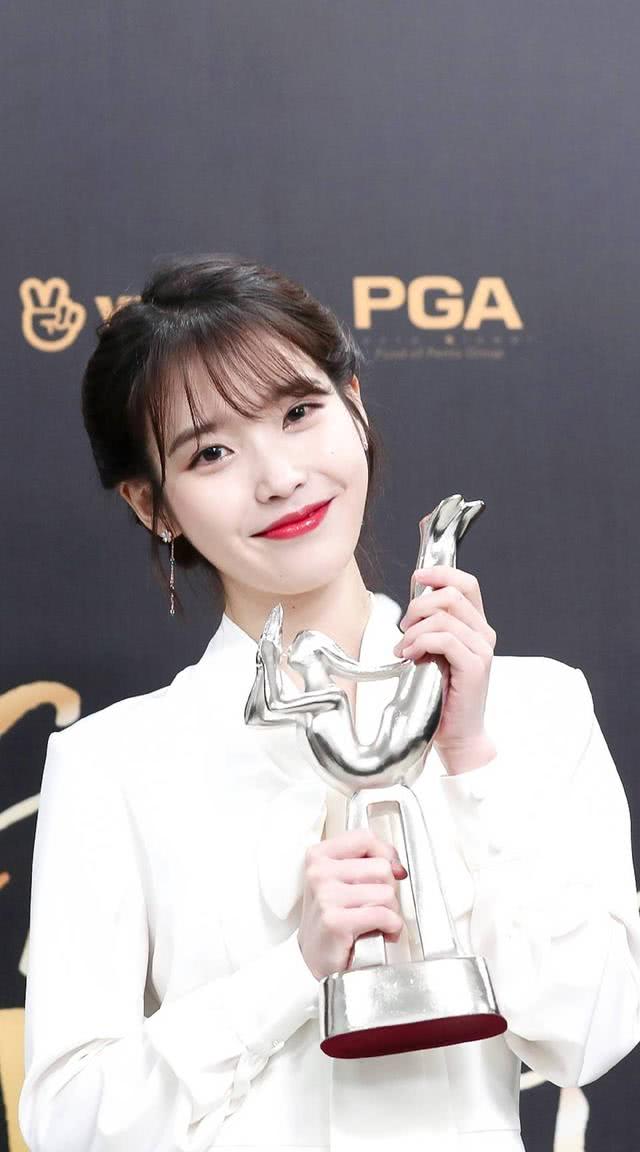 IU 李智恩 2018第32届金唱片大赏 音源部门大赏