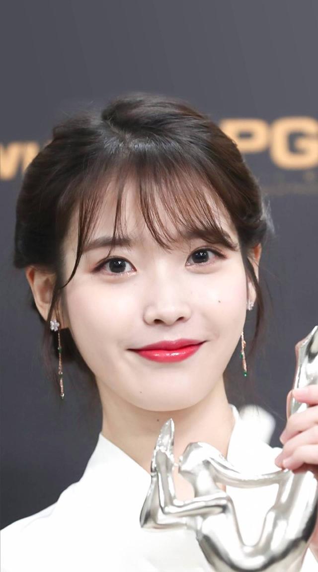 IU 李智恩 2018第32届金唱片大赏 音源部门大赏