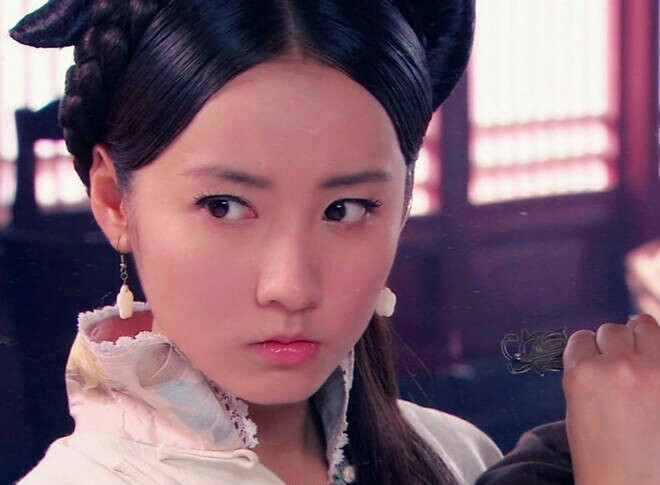 《宫锁心玉》吕一