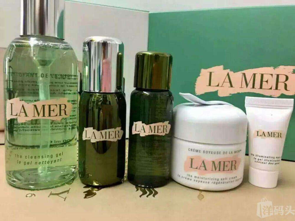 海蓝之谜（LA MER），雅诗兰黛集团旗下的LA MER海蓝之谜面霜，被誉为化妆品界的奇迹，La Mer的面霜人称“面霜之王”
功能:深层清洁 保湿 补水 唇膜 防水