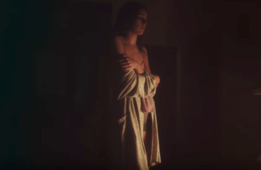 _Scared to be lonely. Dua Lipa