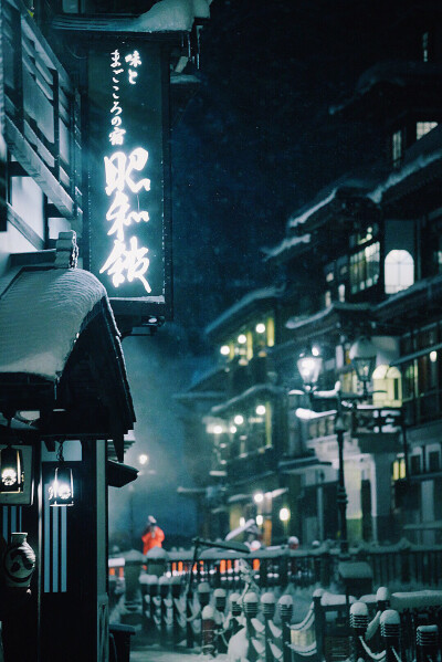 《千与千寻》中神隐之地的原形。日本山形县银山温泉