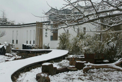 苏州难得一遇的大雪~ 青山外~