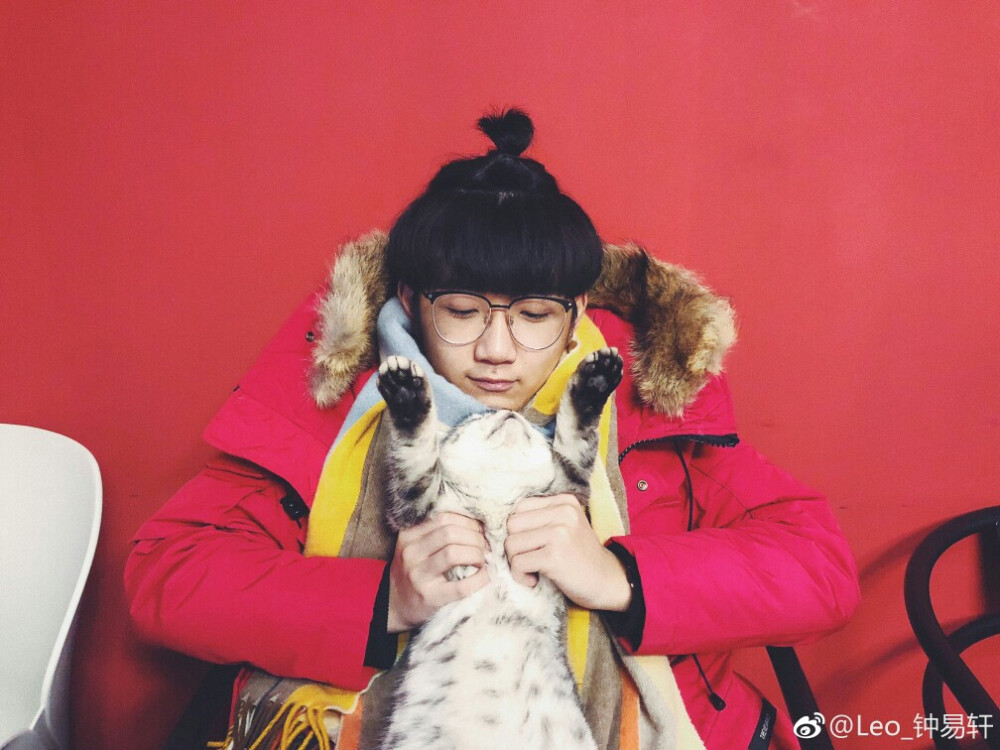 2018 127微博钟易轩 小王子的发型真可爱(ω`)