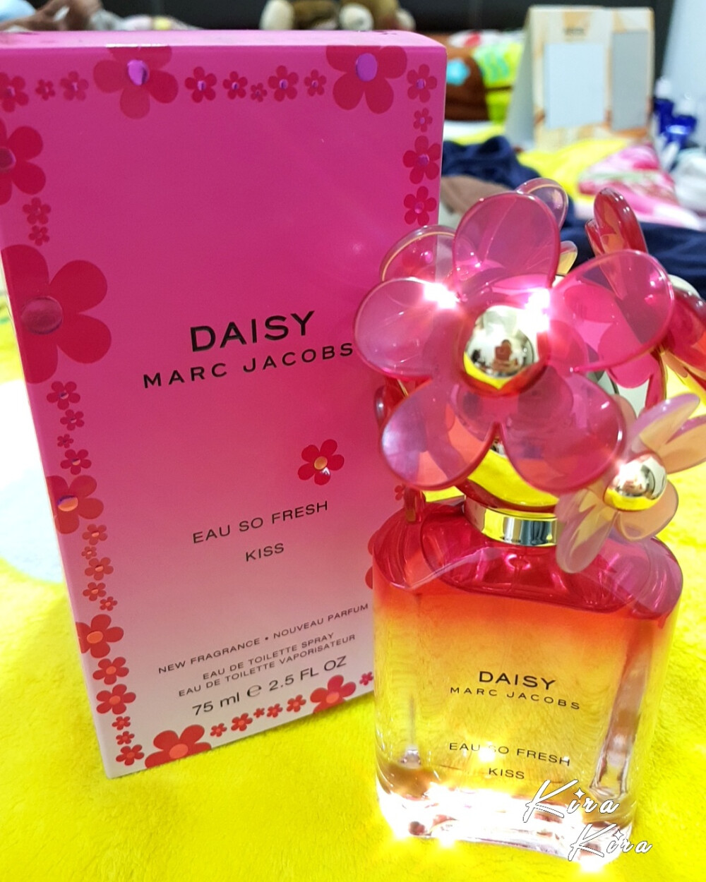 Daisy Eau So Fresh Kiss Marc Jacob
从此爱上这个香水
淡淡的花香
不会太俗，不会太妖艳