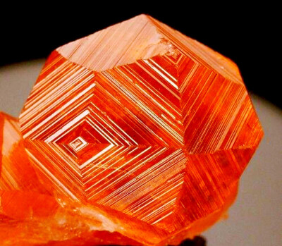 完美晶体贵榴石（钙铝榴石）Hessonite Garnet 