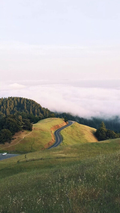 天空 山路