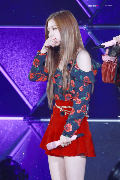 BLACKPINK 朴彩英 Rosé 