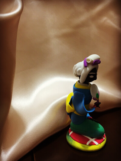 撲扇在，少流螢