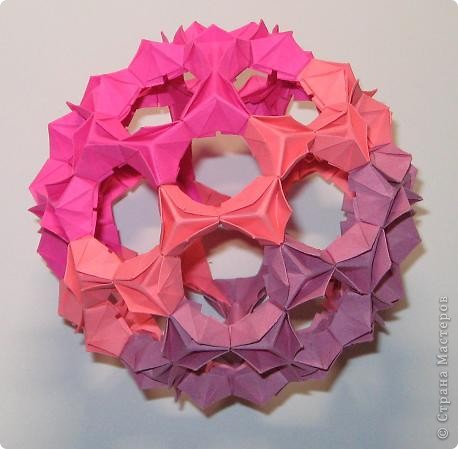 Buckyball by Rona Gurkewitz
Здесь Т. Мурзина сделала очень доступный МК по сборке: http://stranamasterov.ru/node/152549