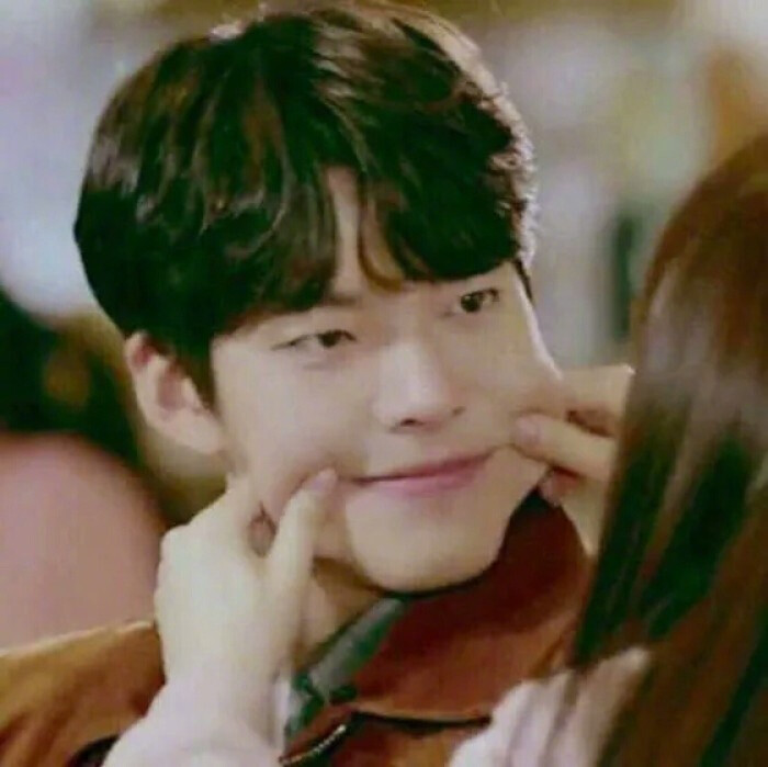 ★情侣头像、闺蜜头像★
【新浪微博:高清无水印iphone萌壁纸】