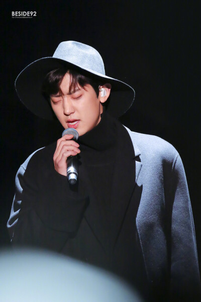 #朴灿烈# #圣诞老人朴灿烈# 【BESIDE92】推特171201 MAMA颁奖礼