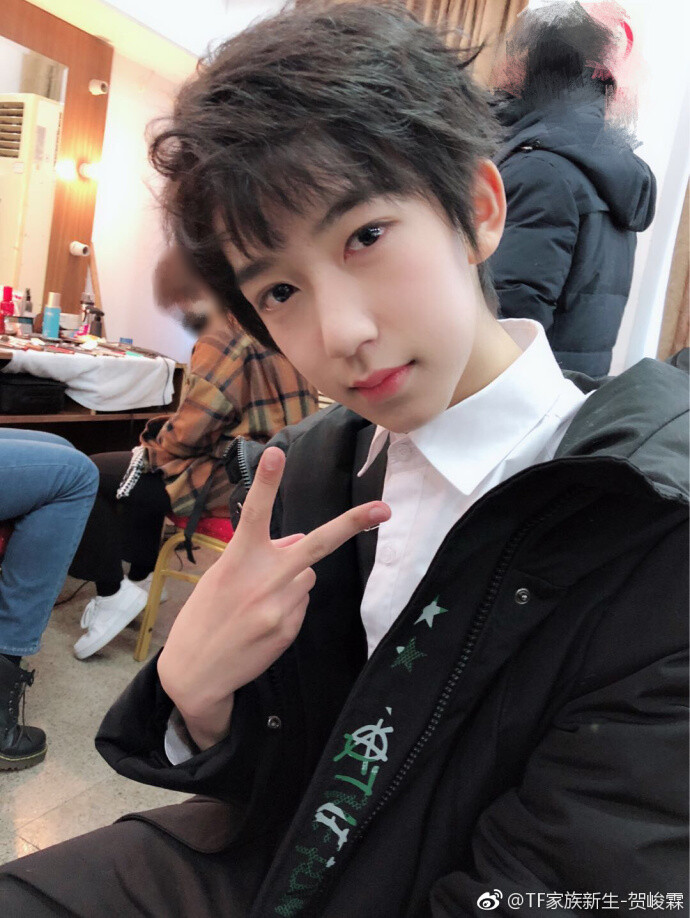 没有人可以一直保护另一个人他们都会有自己的世界