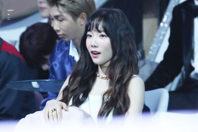 金泰妍.
Taeyeon.