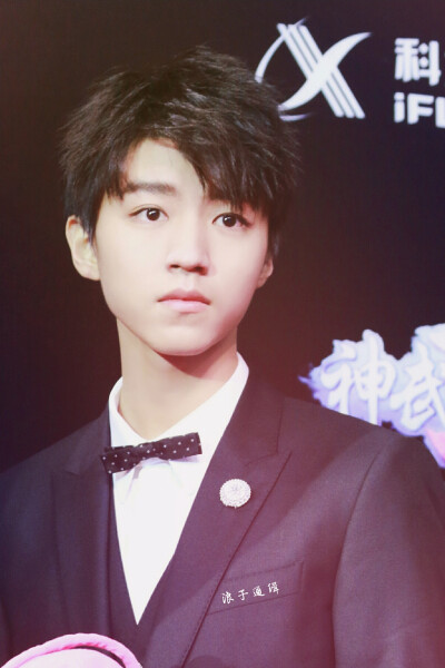 #王俊凯#+#TFBOYS王俊凯#+#TFBOYS#+cr
浪子通缉_