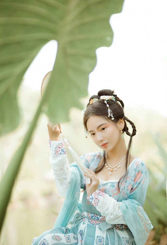 汉服 出镜：@-霜兔- 